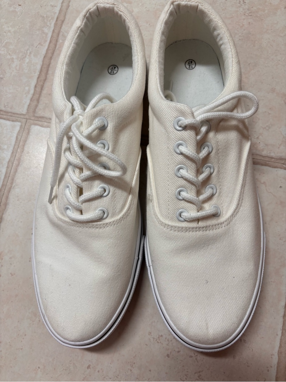 Men size 12 White Boat Style Low Top Sneaker